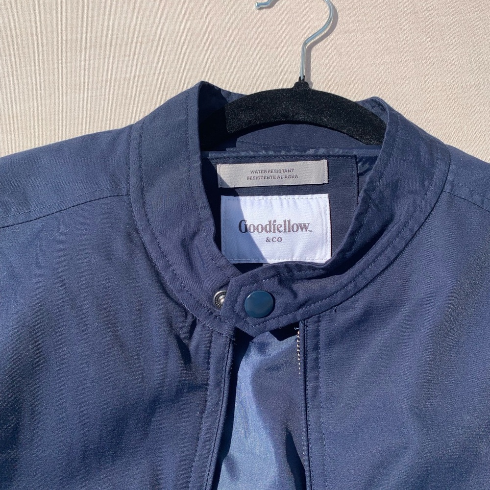 SOLD Blue/Tan Colors.
Goodfellow & Co Men's Blue and Tan Lightweight Jacket